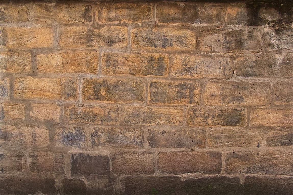 Skal du have en støttemur i haven? Læs med her